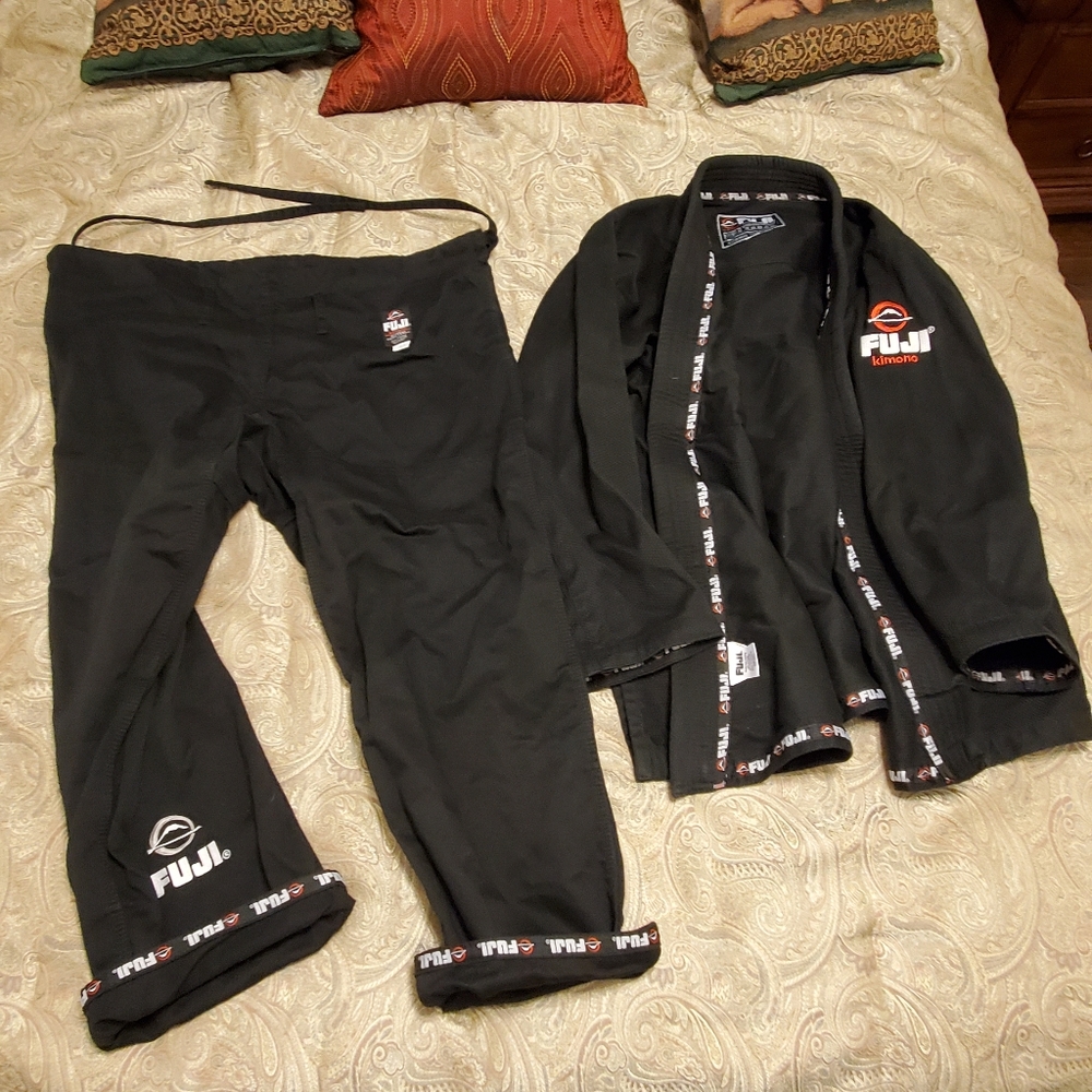 Fuji gi Black size A3